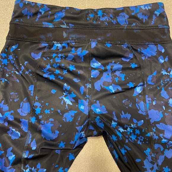 Lululemon leggings - Picture 2 of 5